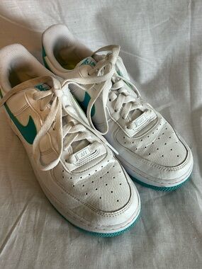 Women’s NIKE Air Force 1 White with Turquoise Swoosh & Matching Sole Size 8